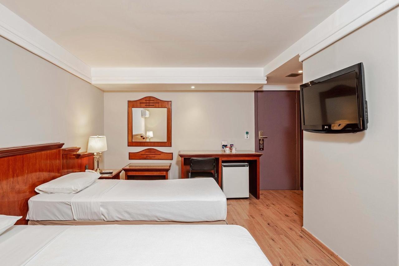 Quarto Twin Standard